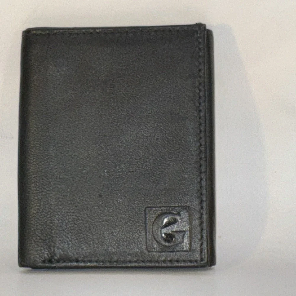 Genuine Leather Tri-fold Black ID Holder Photo Holder